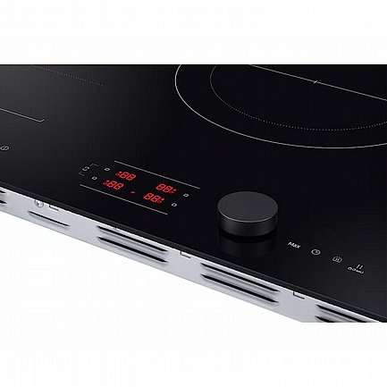������ ��������� 4 ������ ����� Samsung ������ ��� NZ84C6058FK
